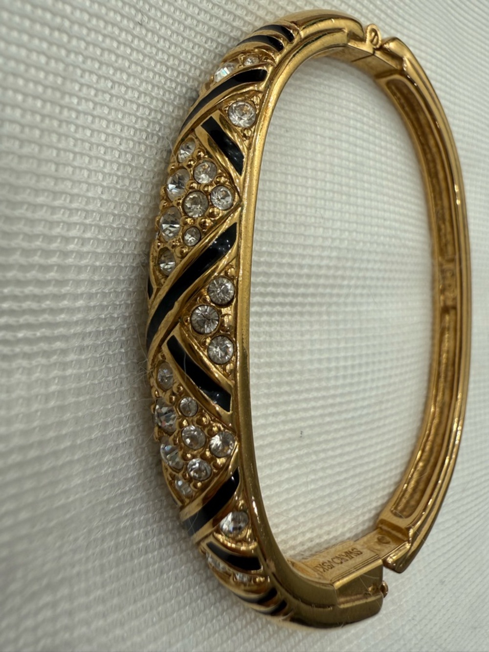 Vintage Swarovski hinged bangle bracelet Gold tone signed Swarovski & Swan Logo - Picture 5 of 11